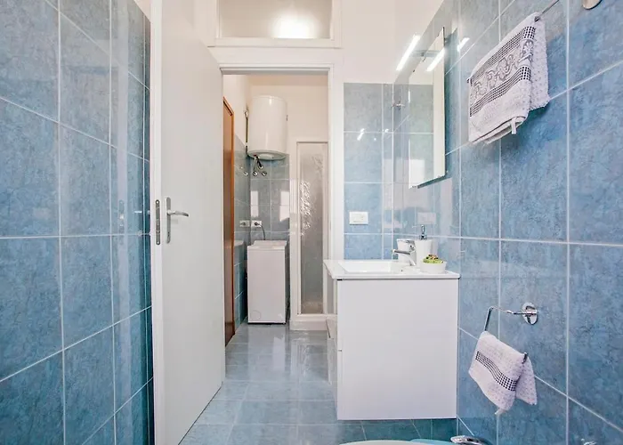 Quiet Flat Free Parking